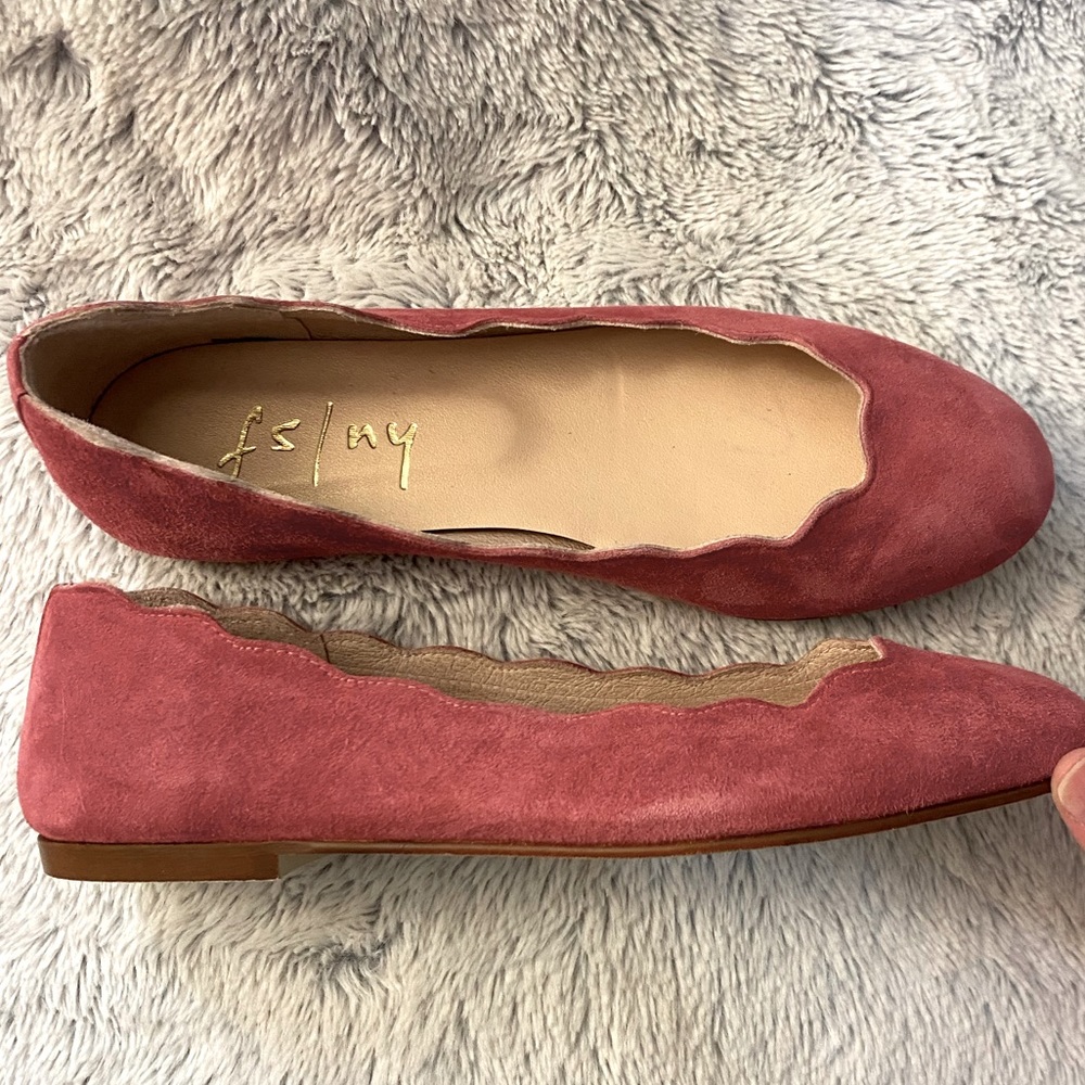 French Sole Scalloped Trim Suede Flats, size 7